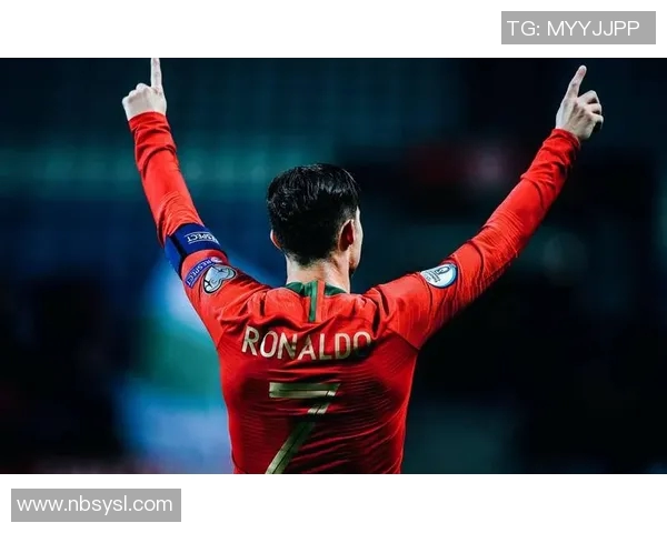 全球足球粉丝最多的球星是谁 他背后引发的热潮与影响力解析 全球足球粉丝最多的球星是谁 他背后引发的热潮与影响力解析