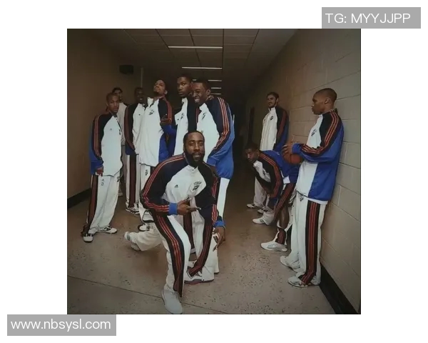 哈登与世界足球巨星同框合影引发热议 笑容满面展现跨界友谊