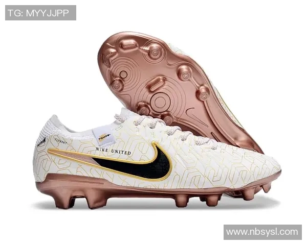 17号球衣传奇球星专属足球鞋设计与性能解析 17号球衣传奇球星专属足球鞋设计与性能解析